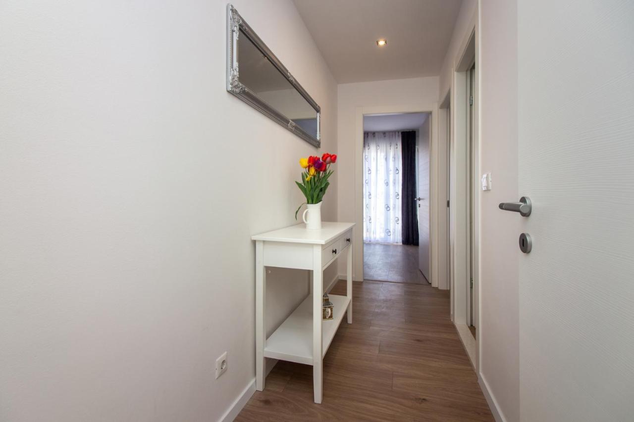 Ferienwohnung Bura2 , With Private Parking In The Garage Split Exterior foto